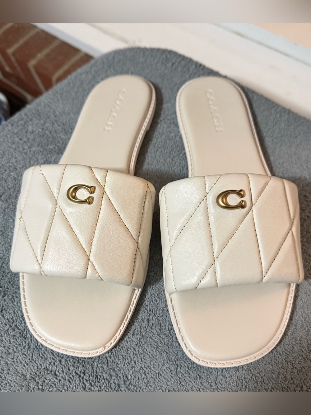 COACH Holly Sandal With Quilting in Chalk Beige Size 9 Women’s